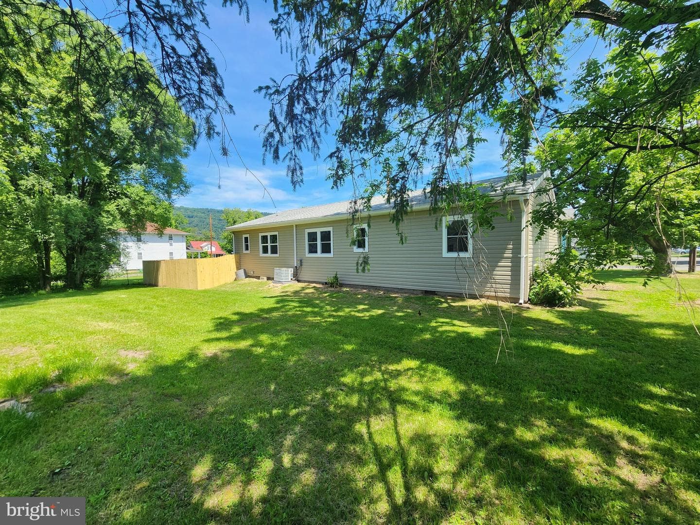 412 Everett Place photo 6
