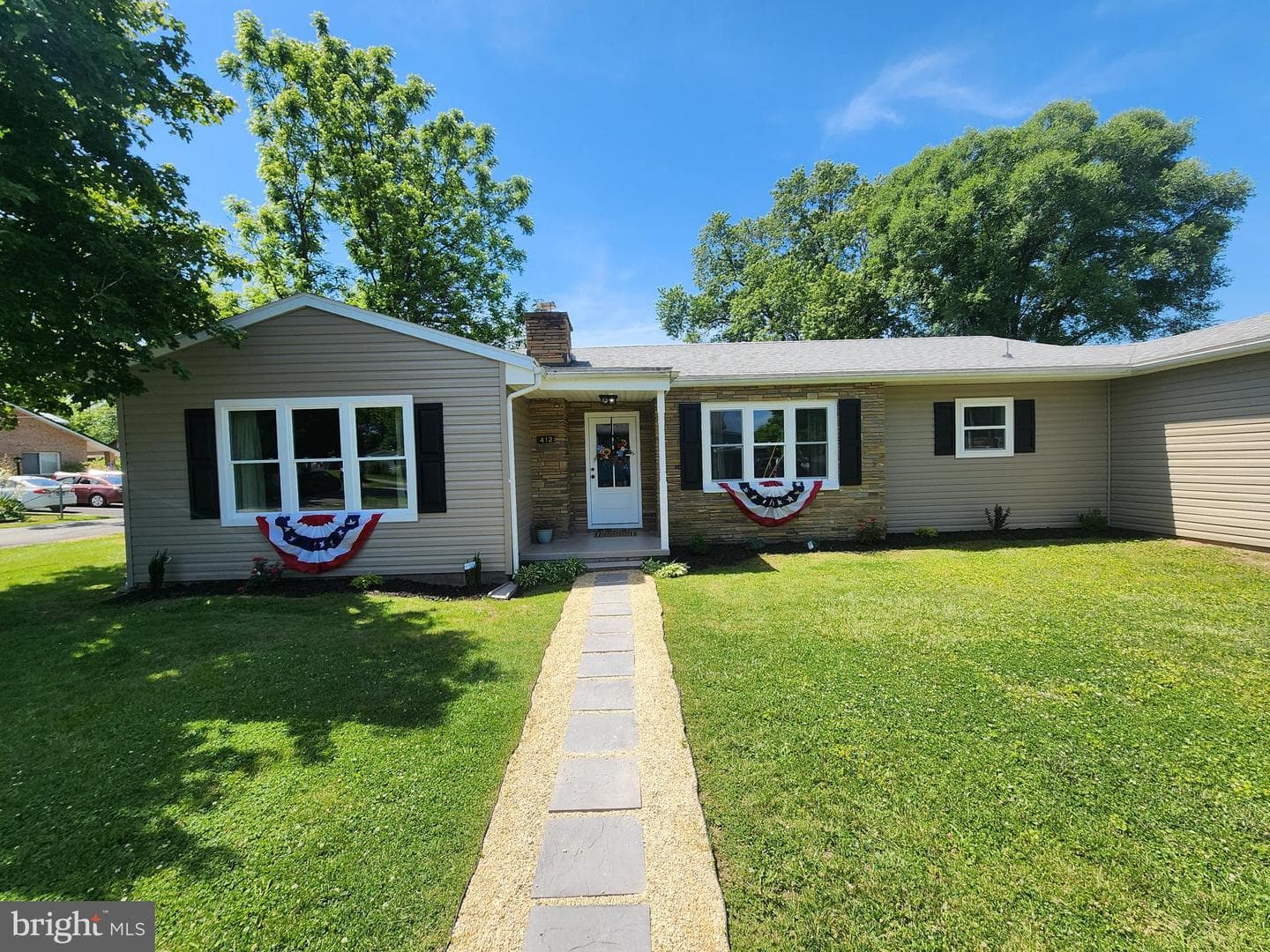 412 Everett Place photo 8