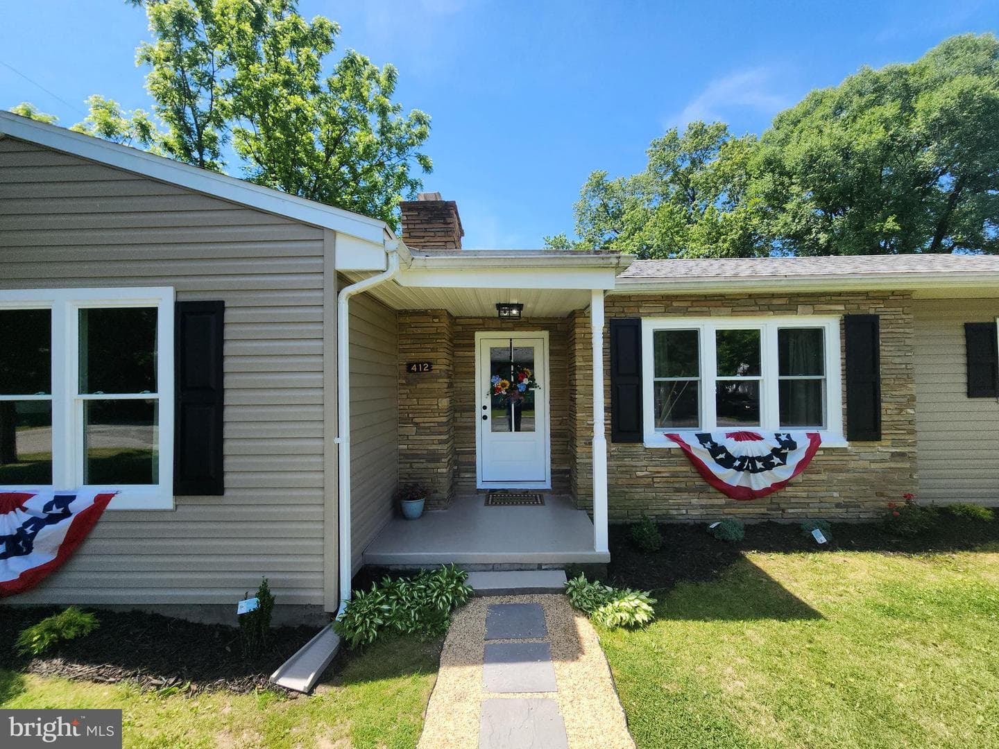 412 Everett Place photo 9