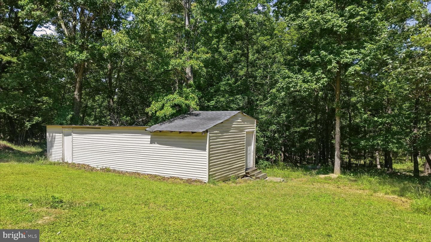 154 Blakes Way photo 38