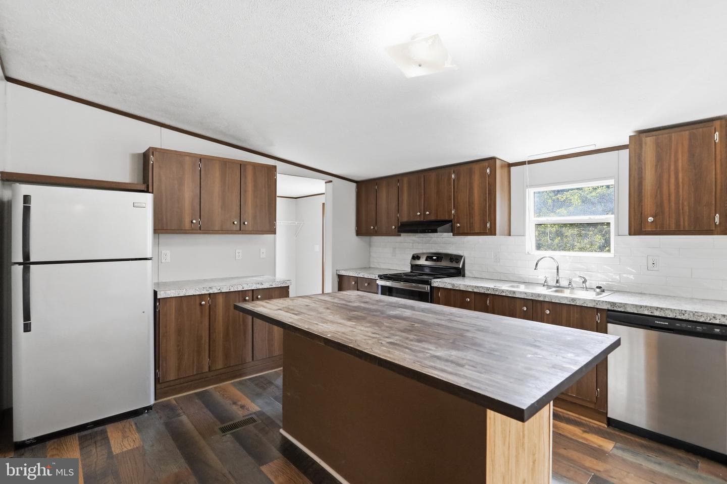 1355 Sandy Hollow Road photo 3
