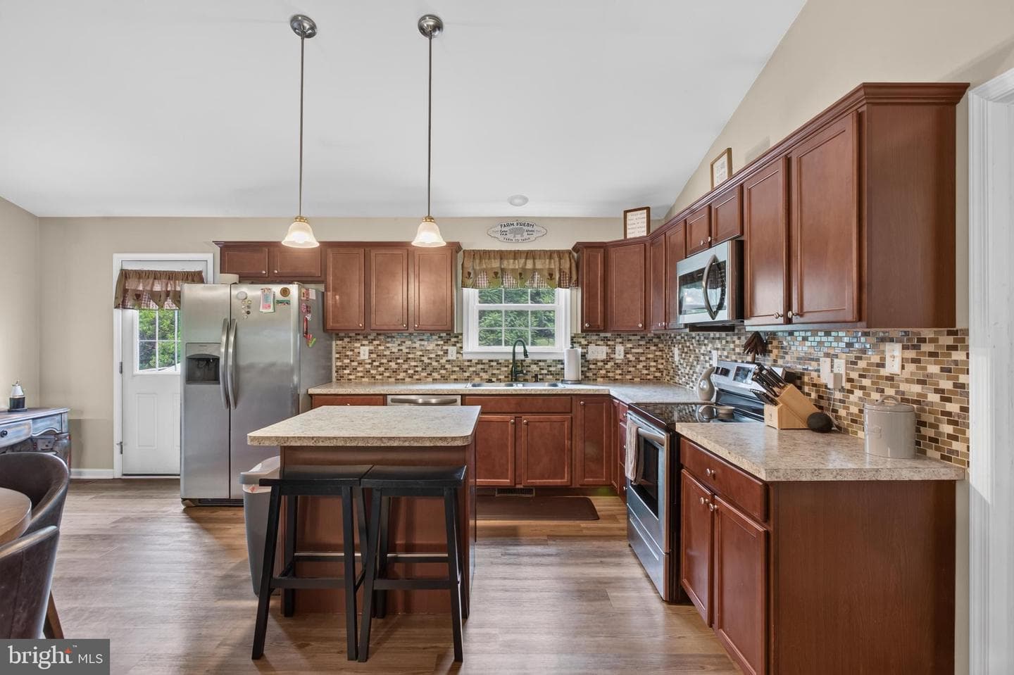 86 Hampshire House Drive photo 3
