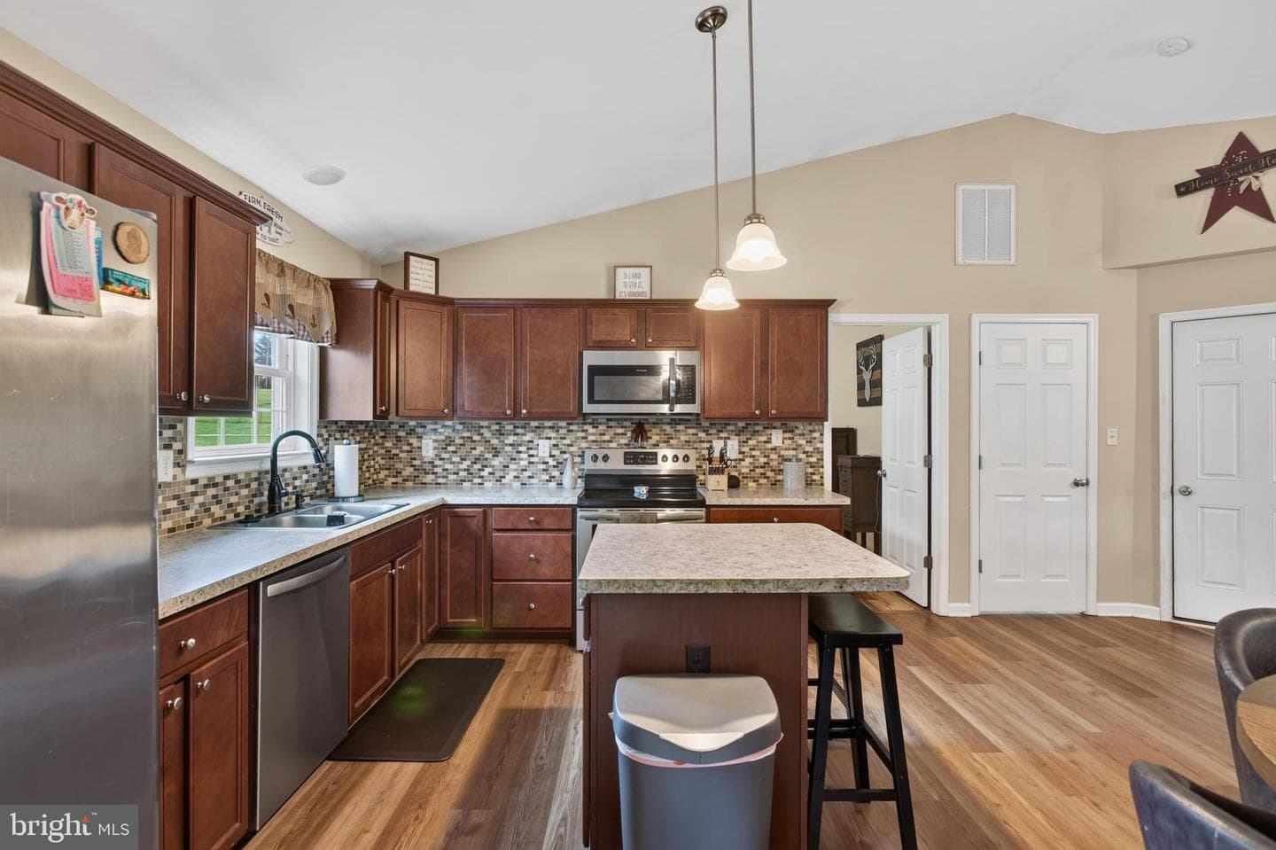 86 Hampshire House Drive photo 5