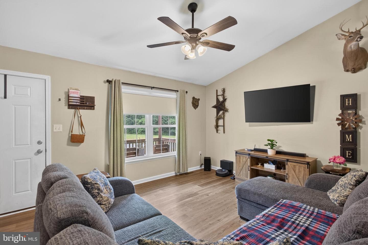 86 Hampshire House Drive photo 9