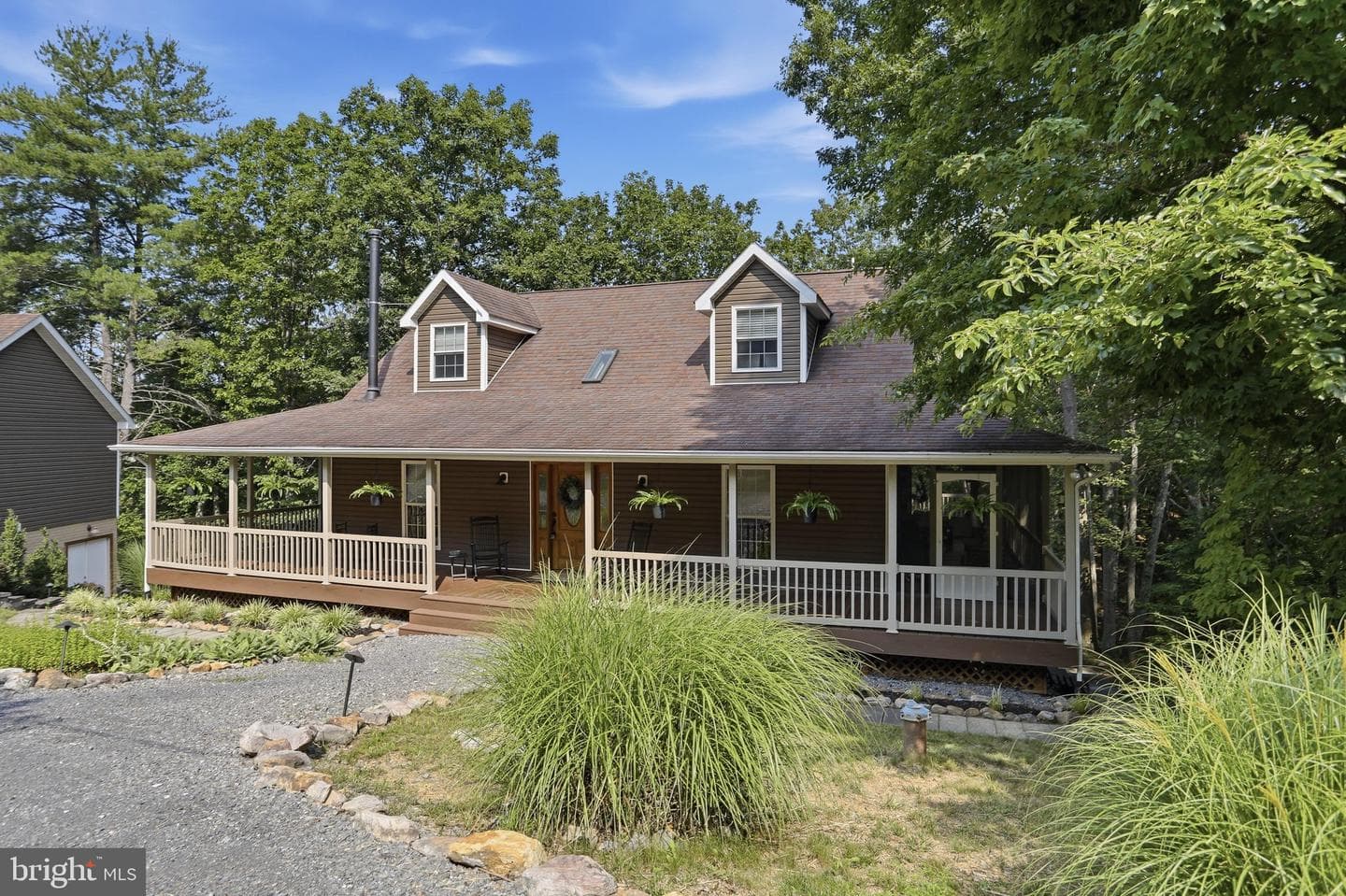 370 Hemlock Court photo 4