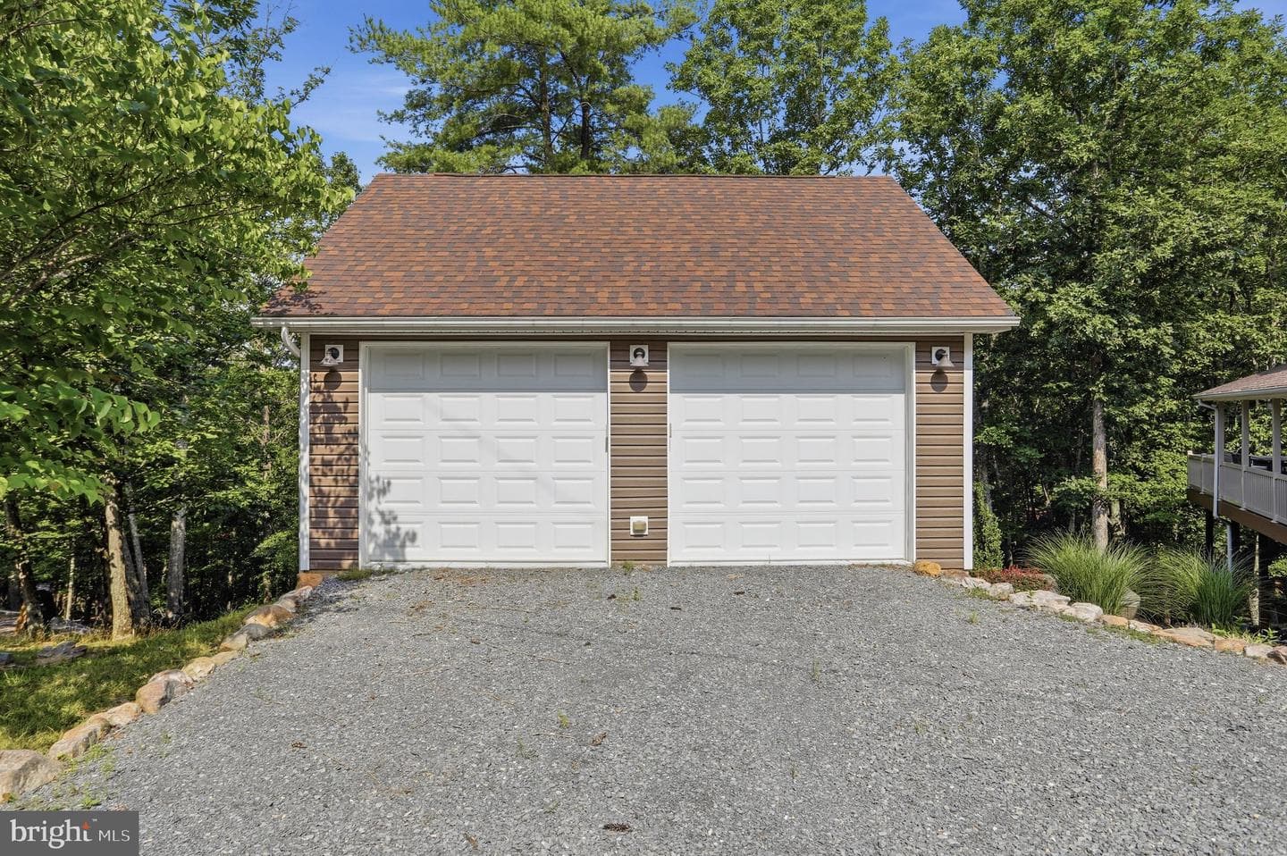 370 Hemlock Court photo 44