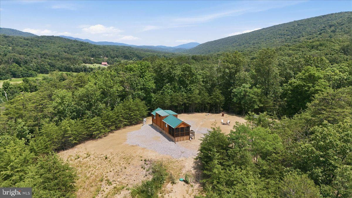 3300 Foxes Hollow Road photo 4