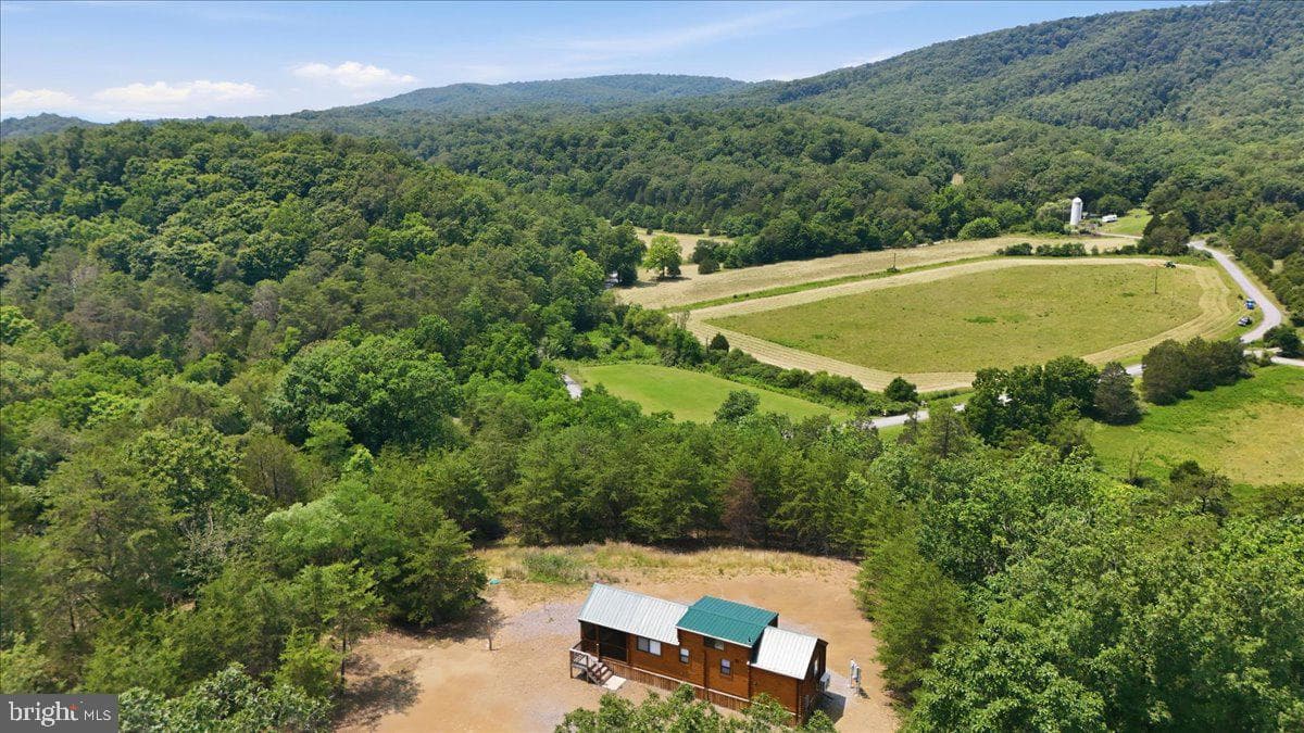 3300 Foxes Hollow Road photo 8
