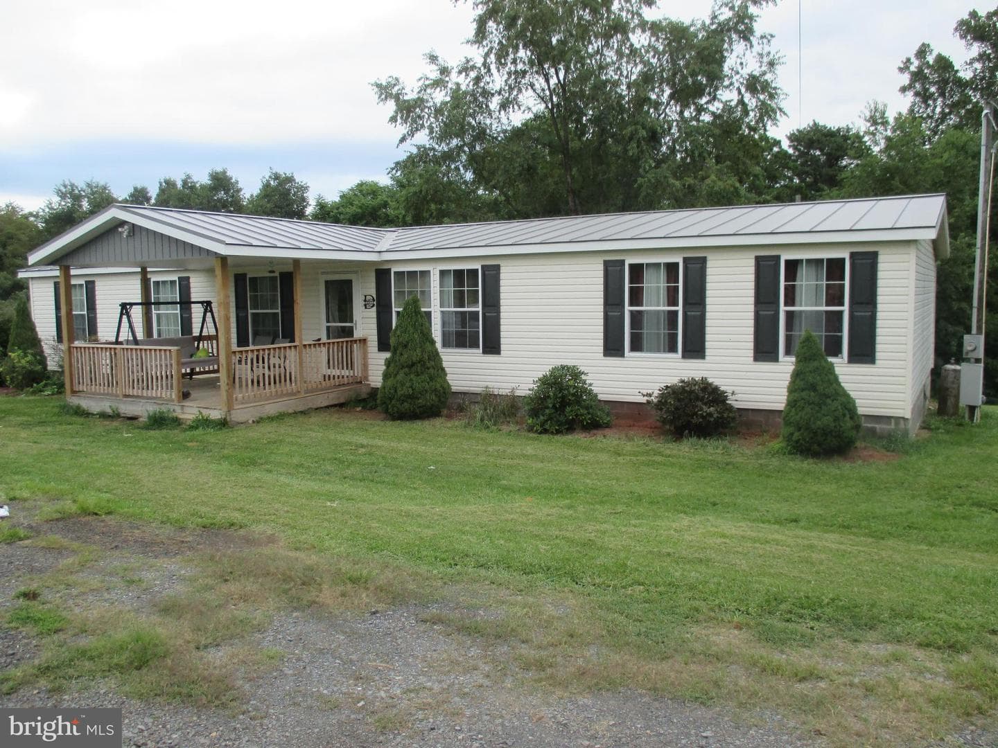 390 Spirit Lane photo 2