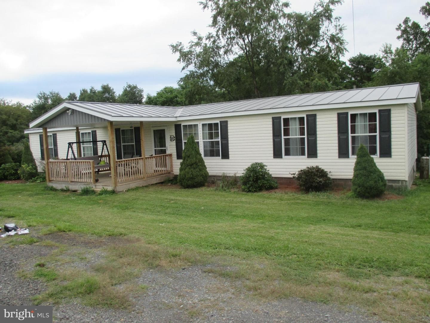 390 Spirit Lane photo 3