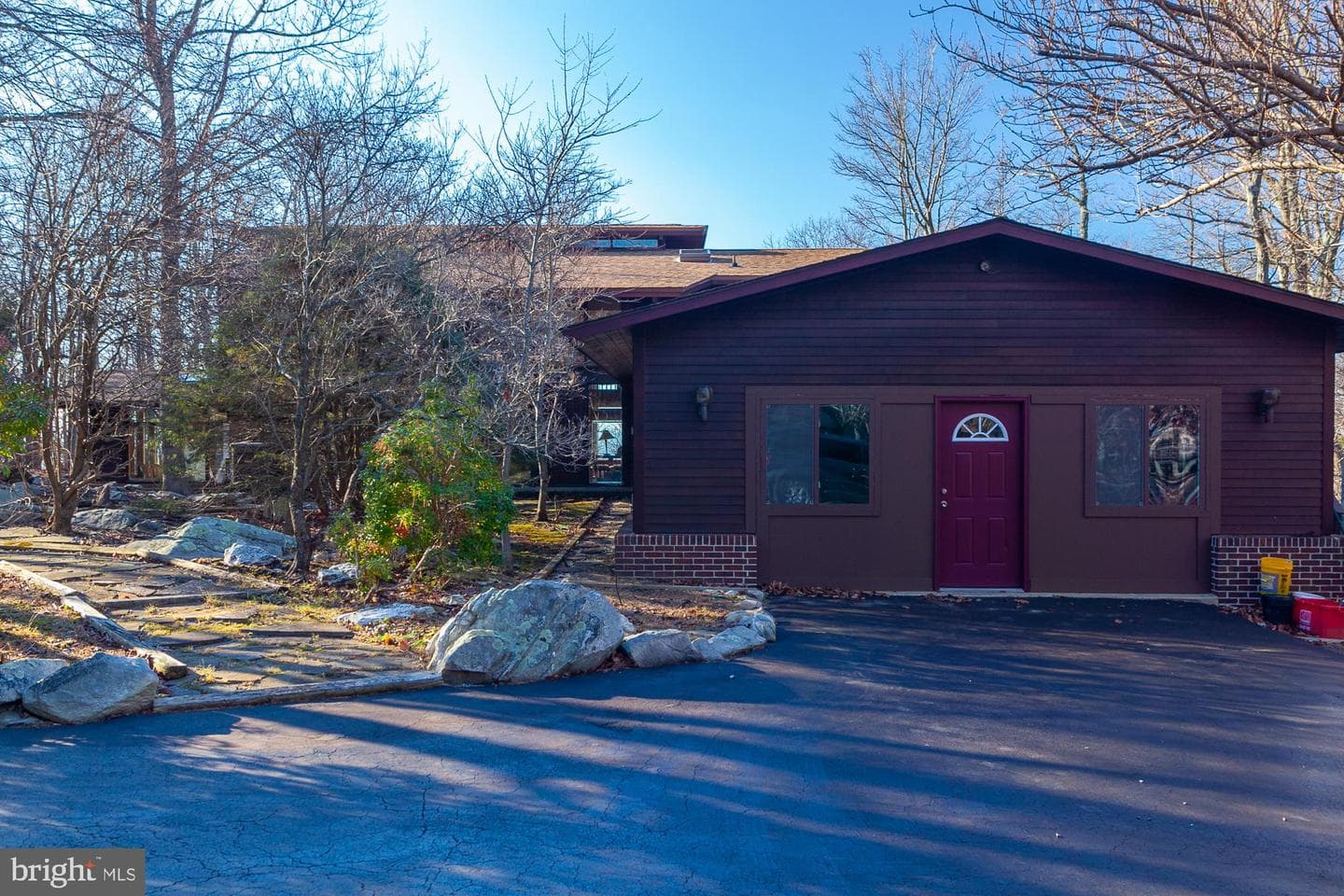 794 Eagles Nest Lane photo 5