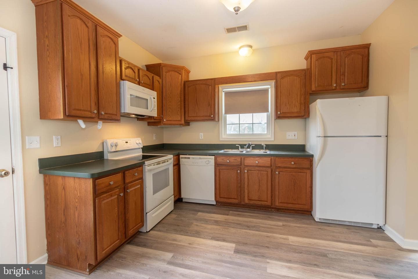 113 Maple Avenue photo 13
