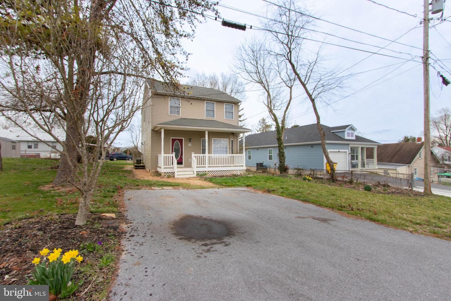 113 Maple Avenue photo 2