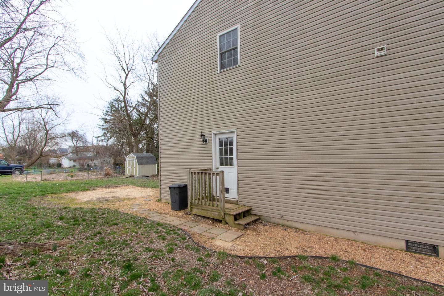 113 Maple Avenue photo 32