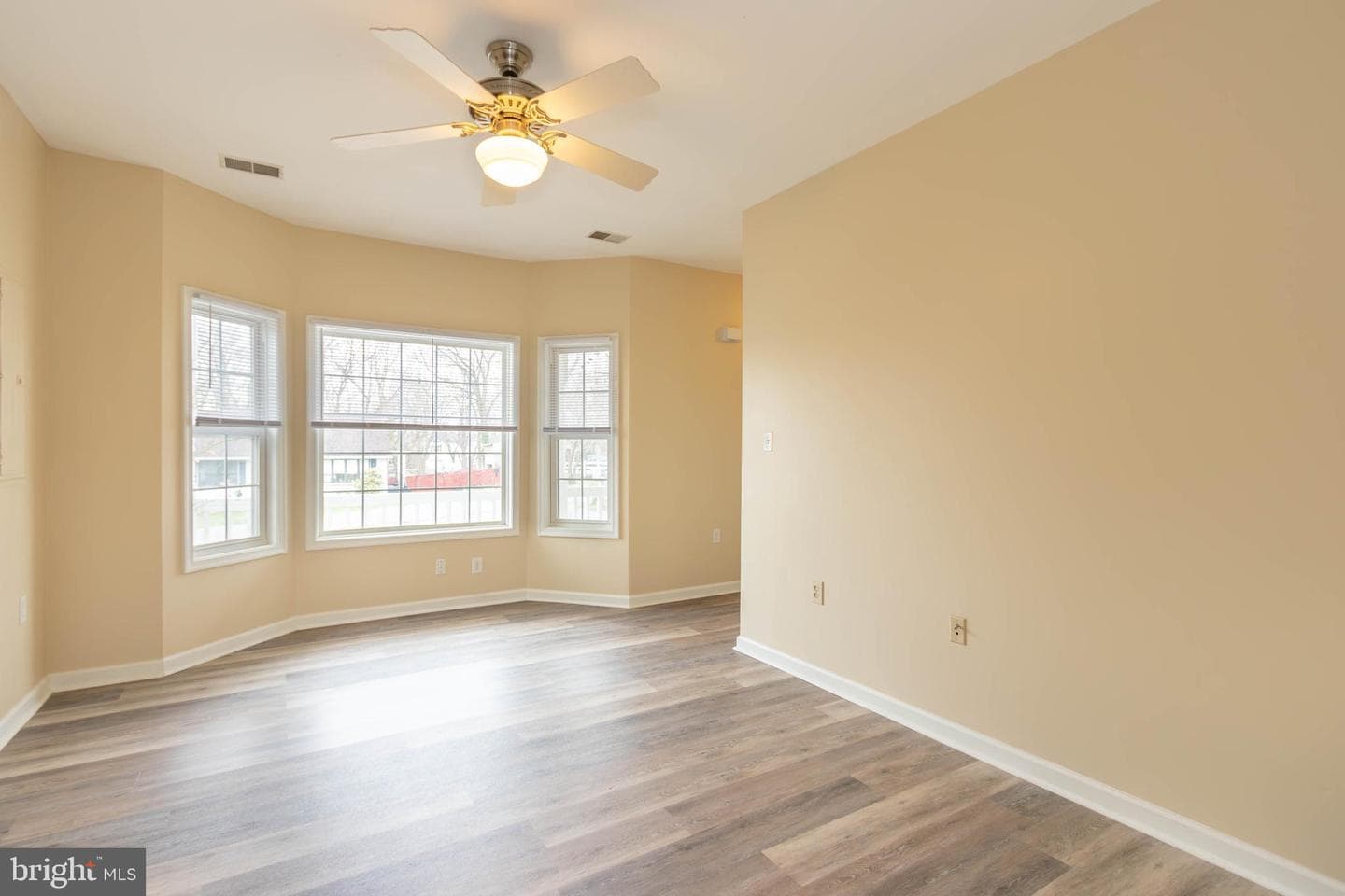 113 Maple Avenue photo 8