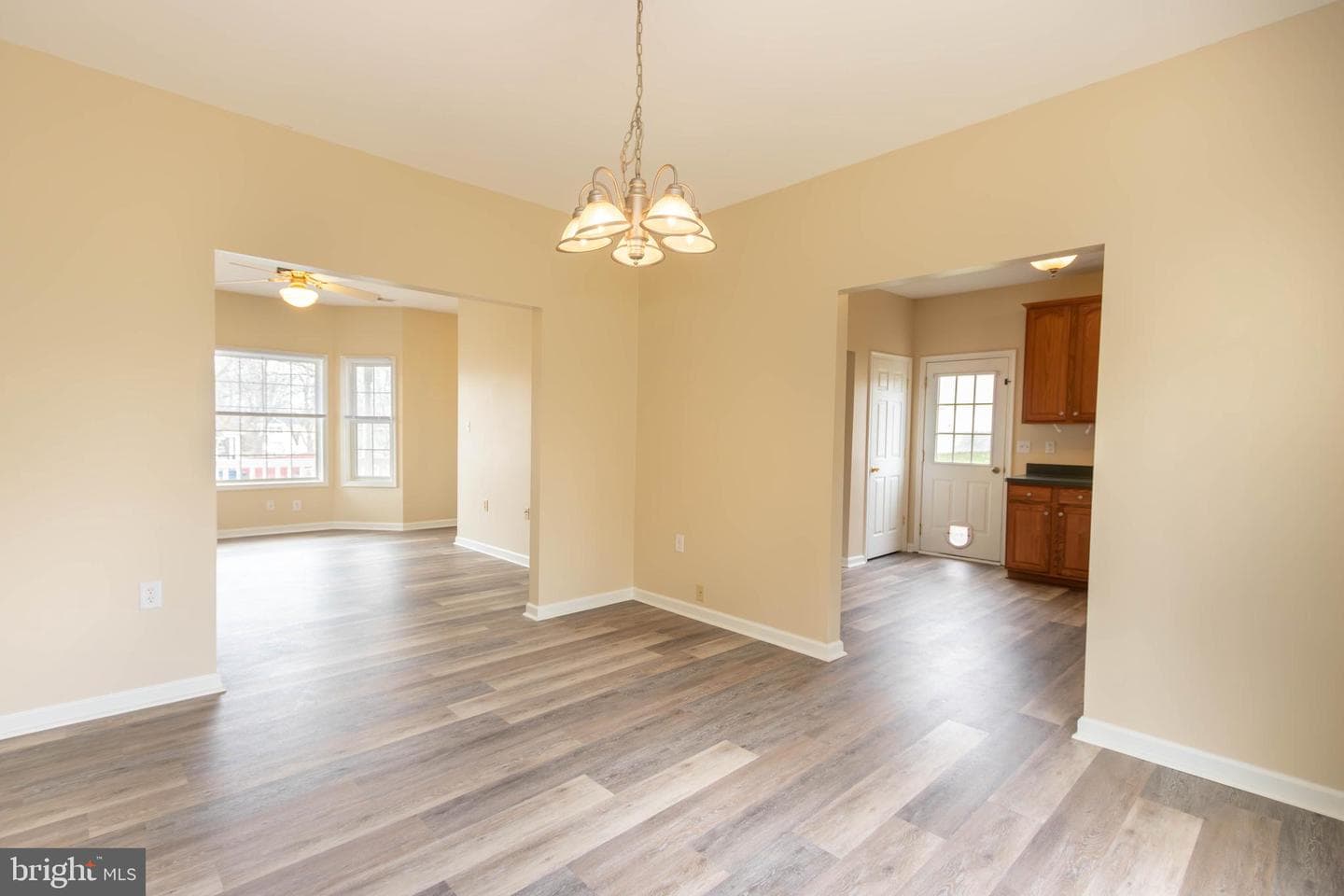 113 Maple Avenue photo 9