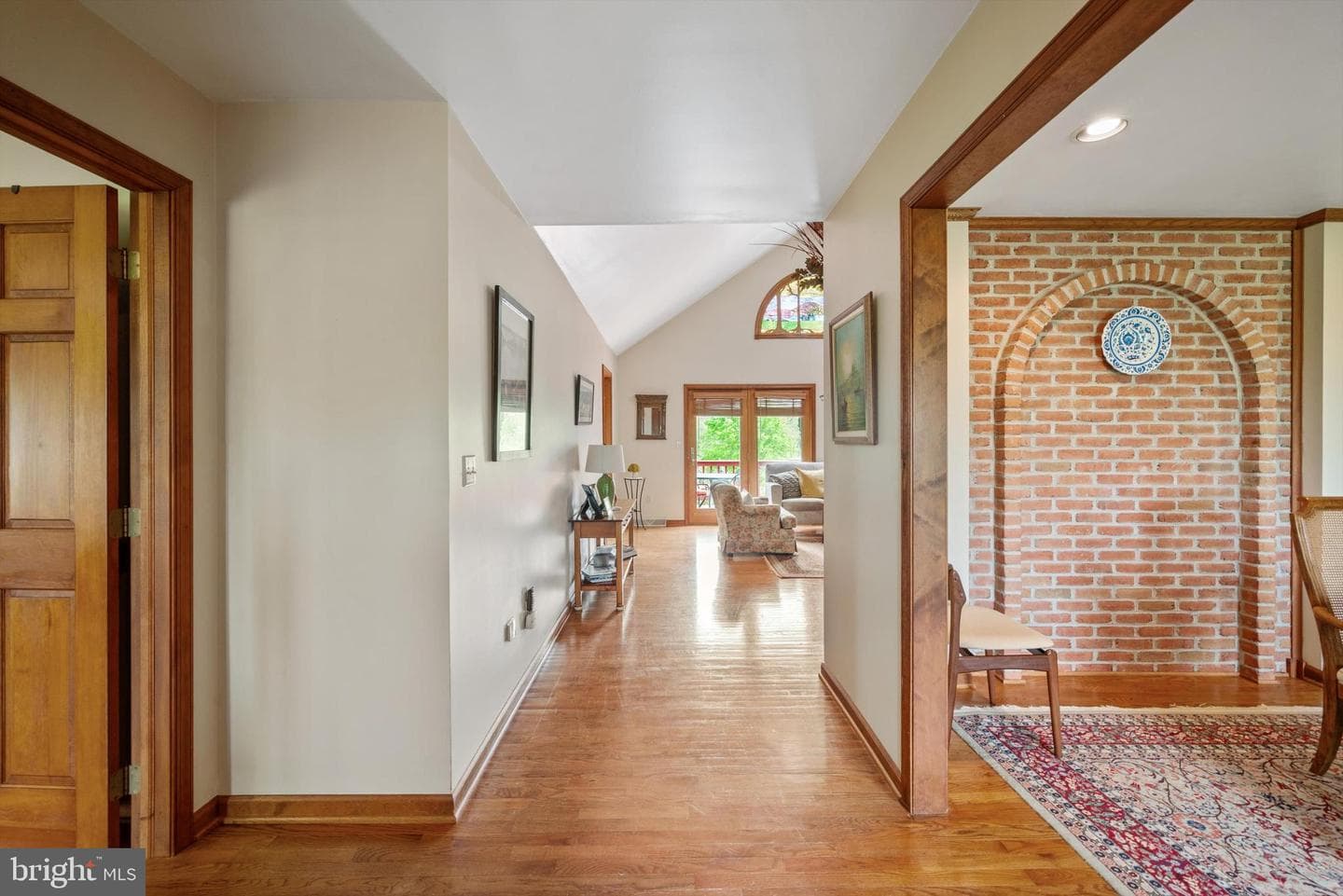 571 Edwin Boulevard photo 11