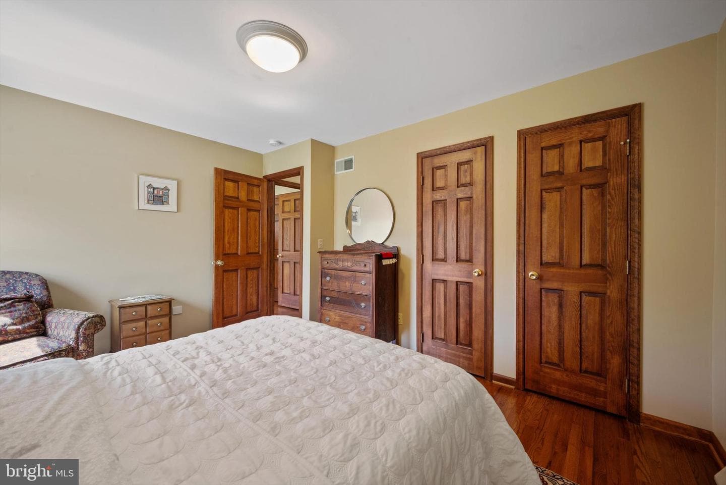 571 Edwin Boulevard photo 36