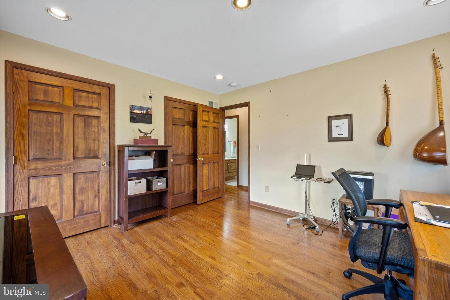 571 Edwin Boulevard photo 39