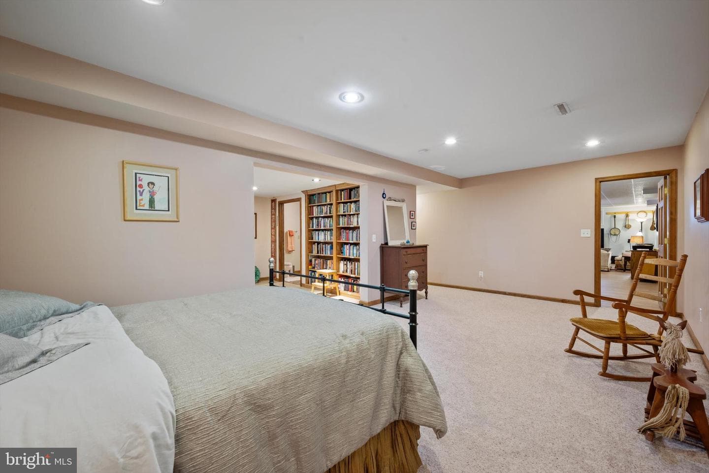 571 Edwin Boulevard photo 44