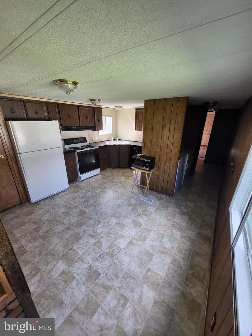 185 Hunt Drive photo 4