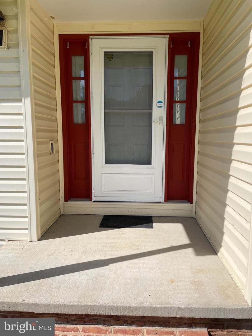 221 Deerfield Drive photo 11