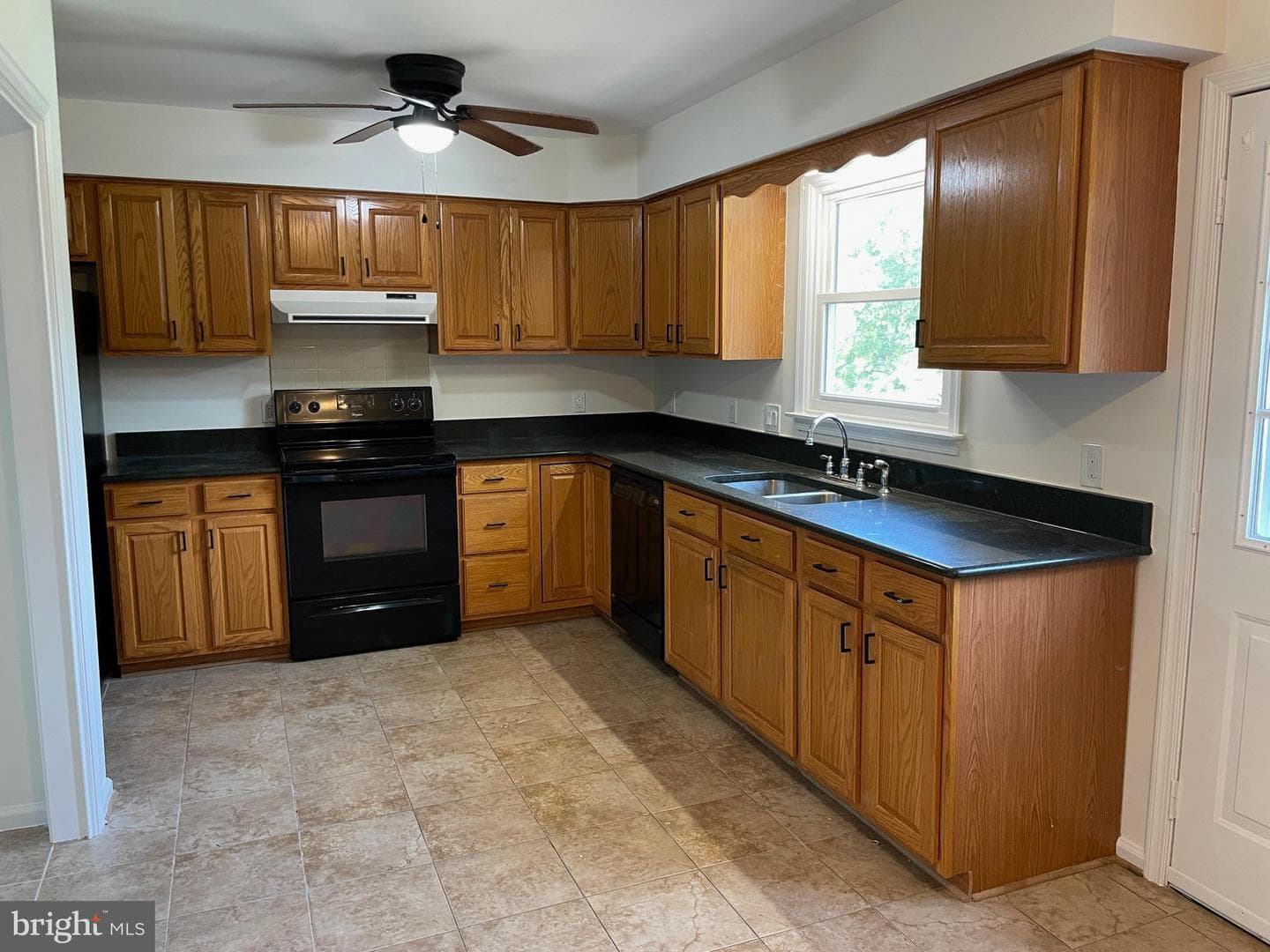 221 Deerfield Drive photo 17