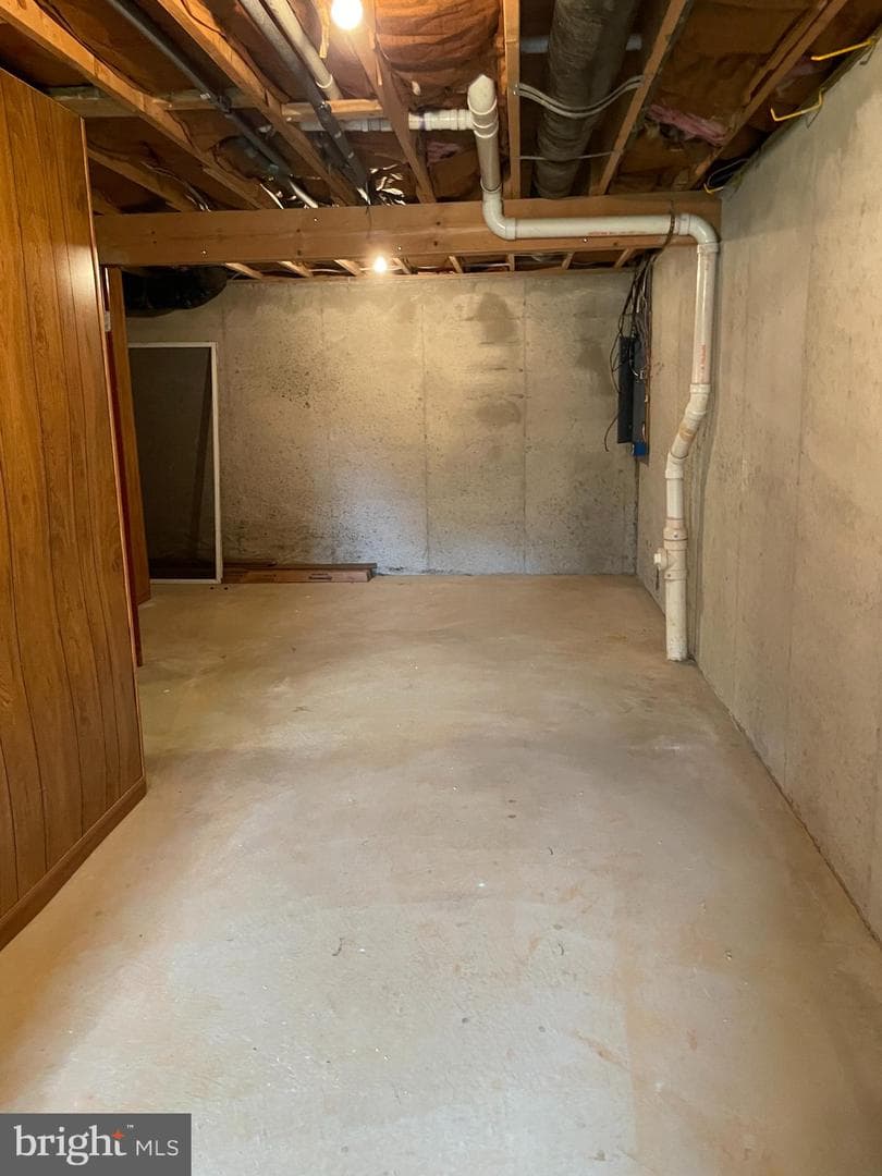 221 Deerfield Drive photo 41
