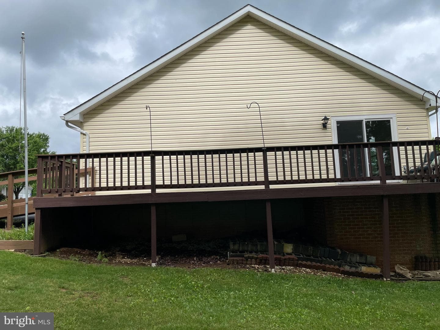 221 Deerfield Drive photo 43