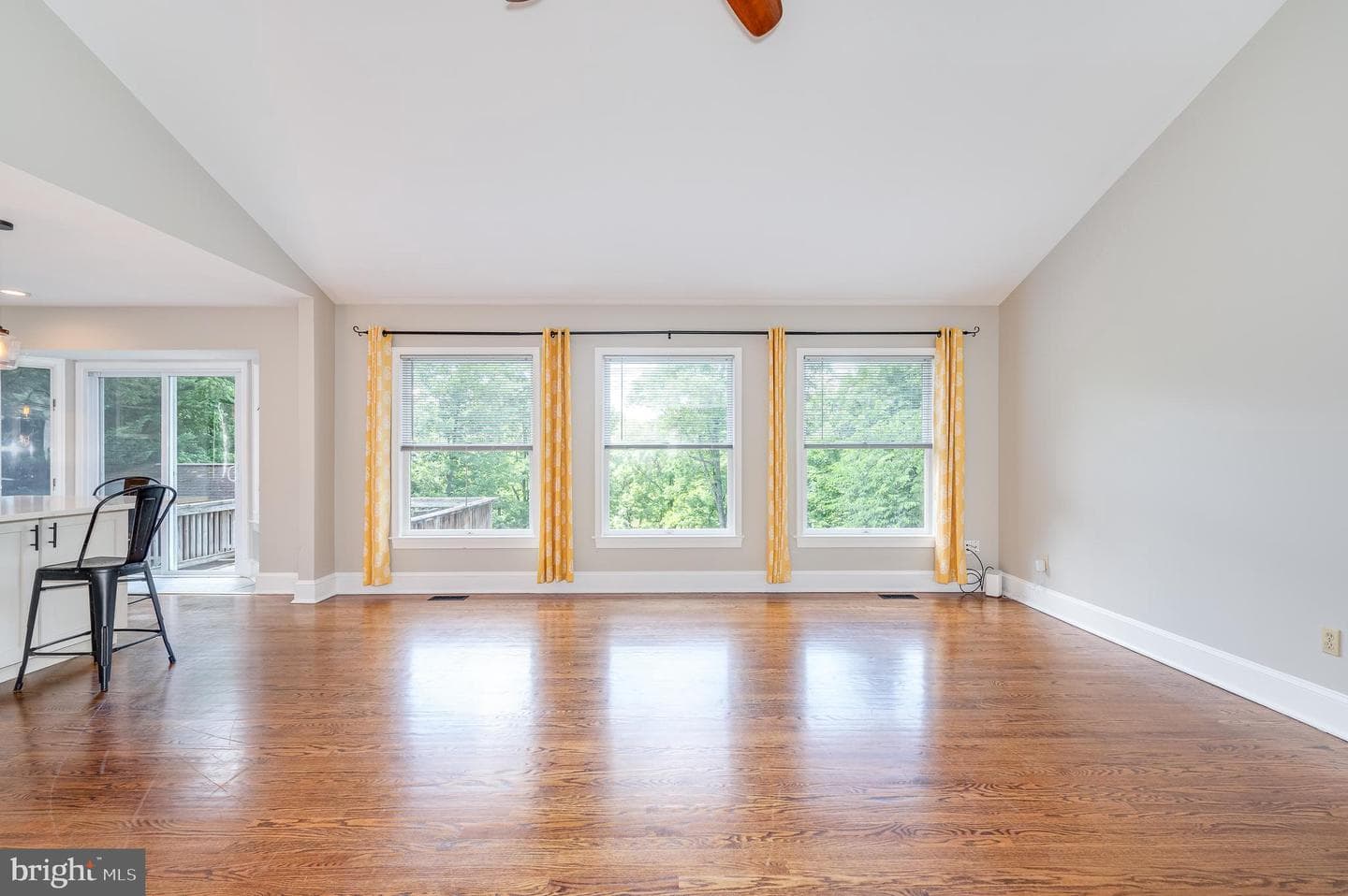 344 Bedford Drive photo 19