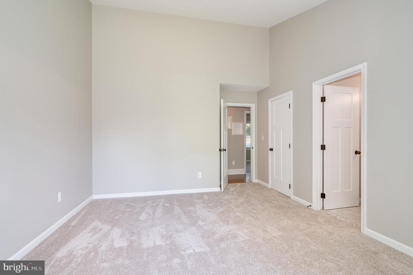 344 Bedford Drive photo 32