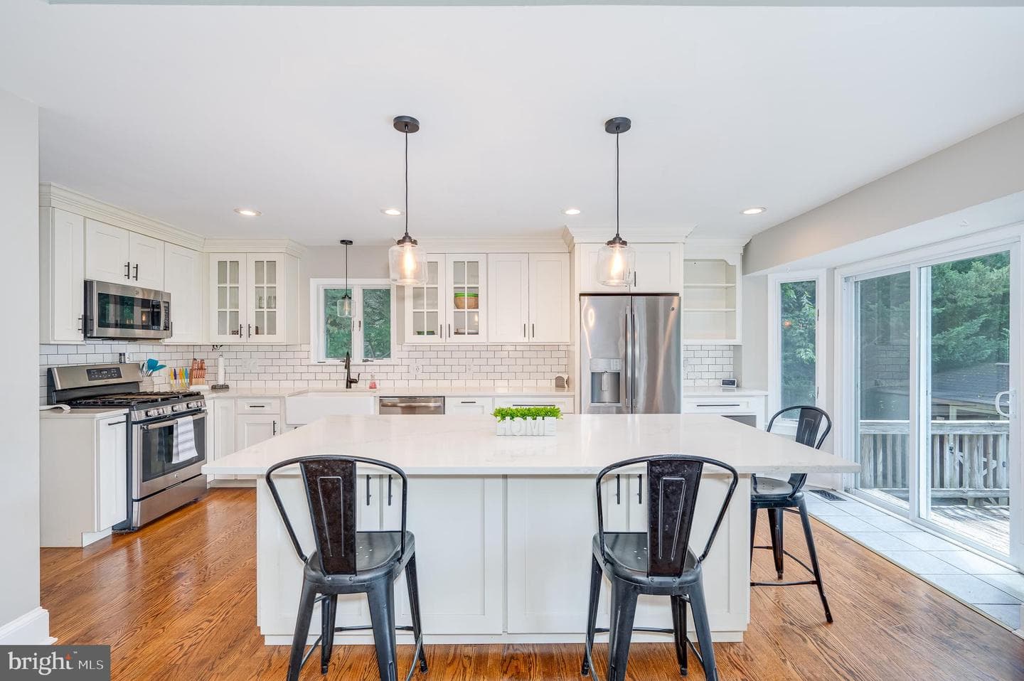 344 Bedford Drive photo 7
