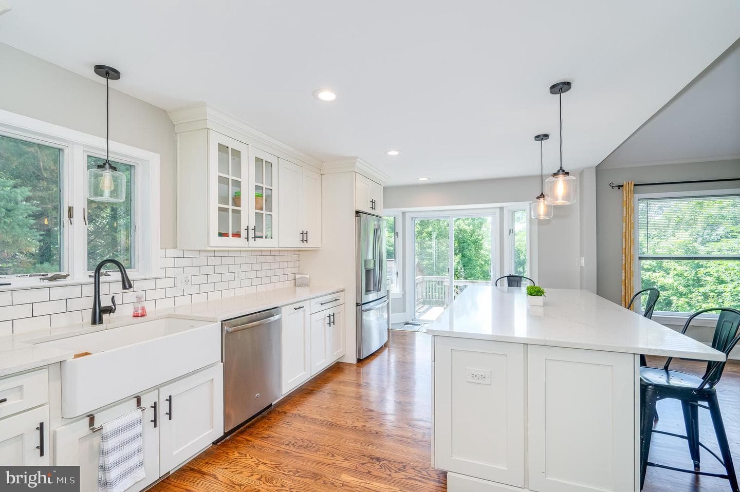 344 Bedford Drive photo 9