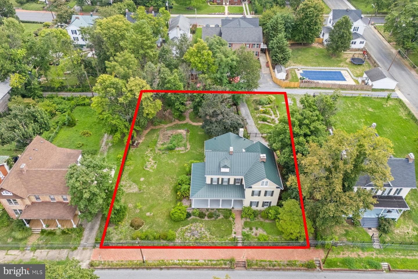 421 S George Street photo 77