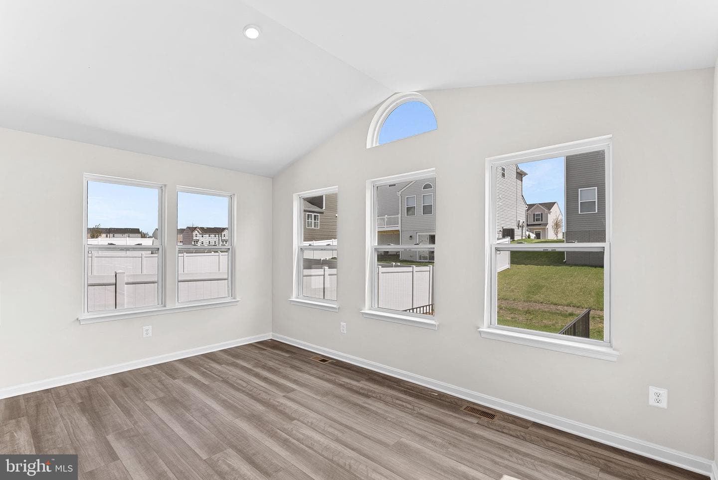 197 Ellery Street photo 17