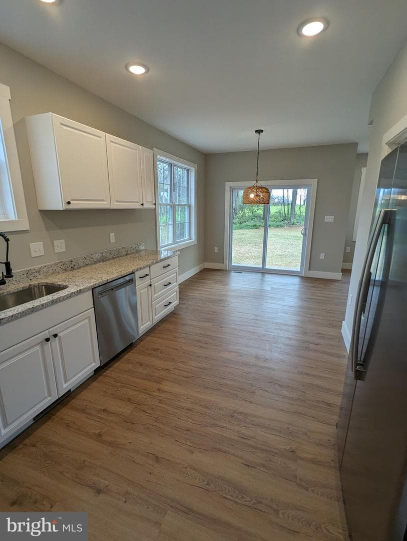 117 Park Avenue E photo 4