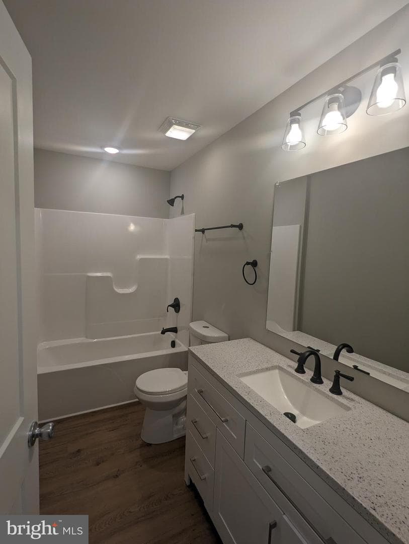 117 Park Avenue E photo 6