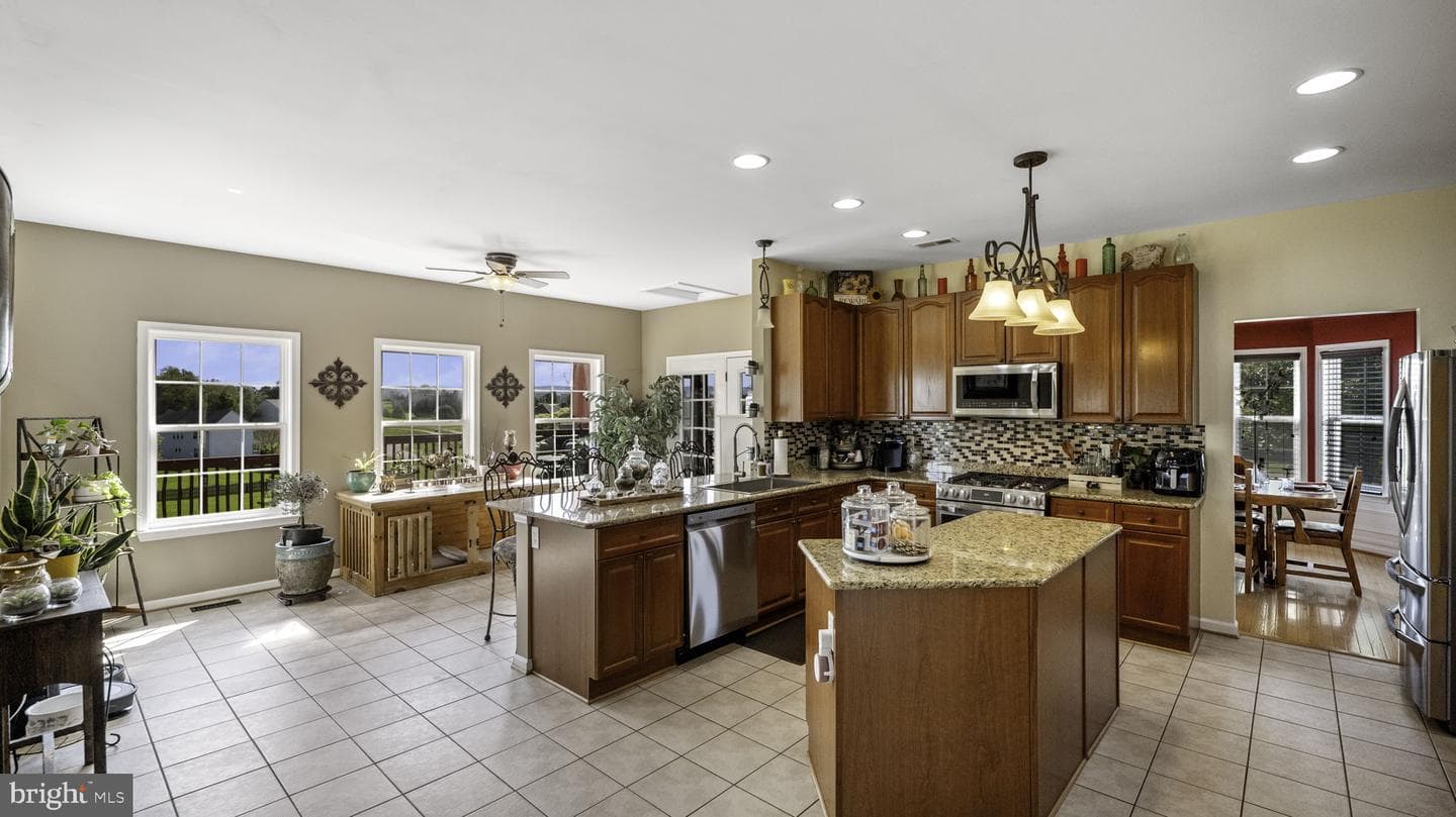107 Spruce Hill Way photo 3