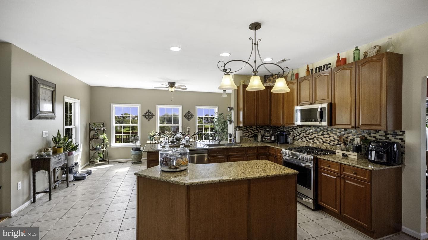 107 Spruce Hill Way photo 6