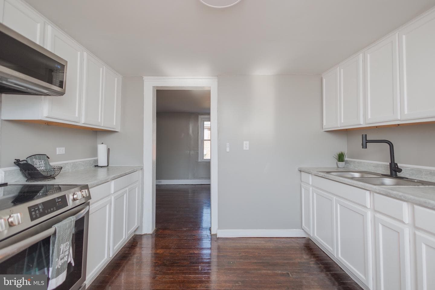203 S George Street photo 13