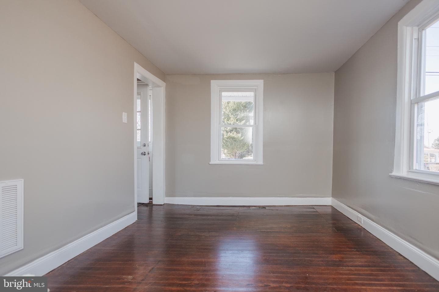 203 S George Street photo 17
