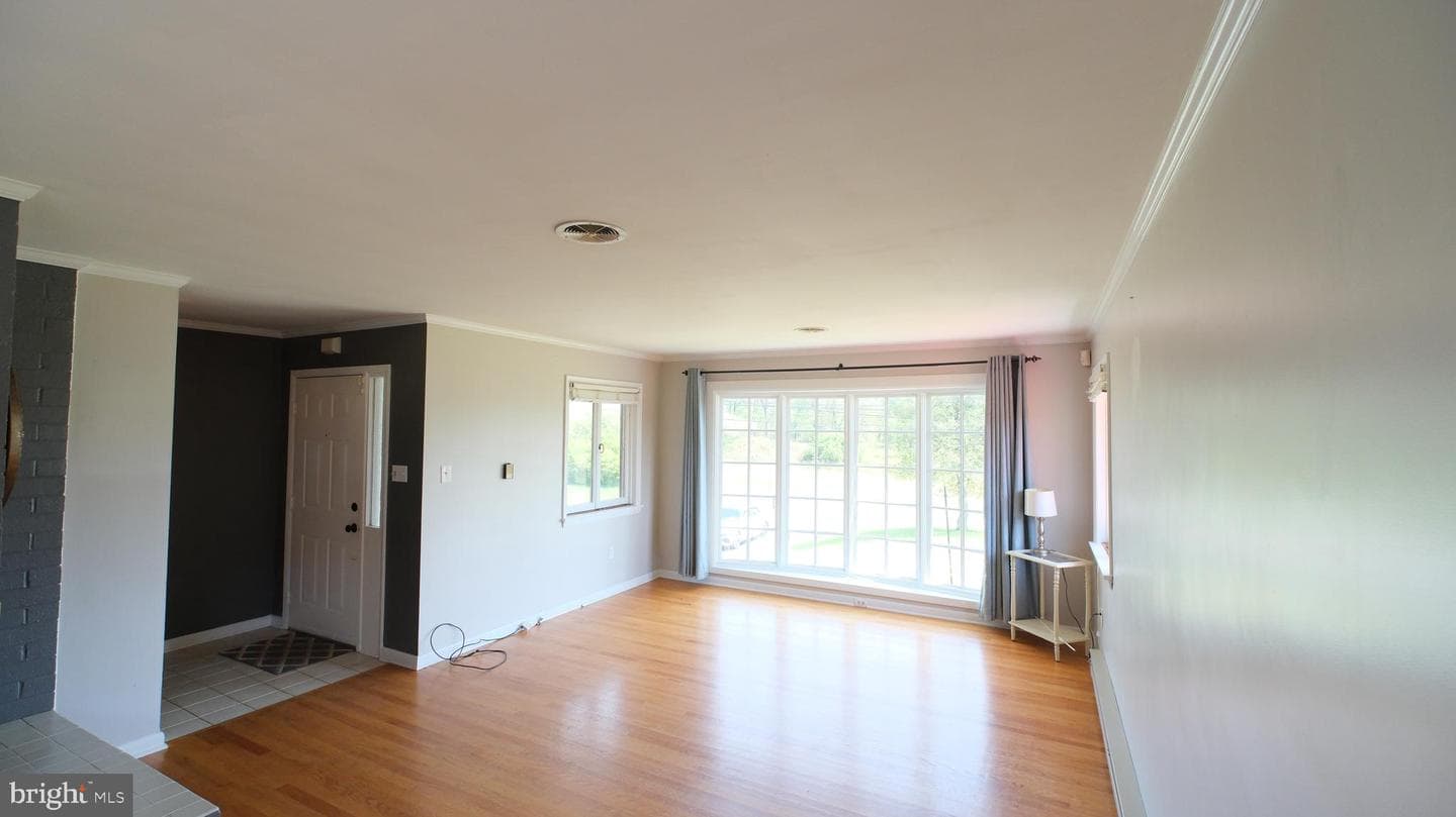 1685 Tuscawilla Drive photo 4