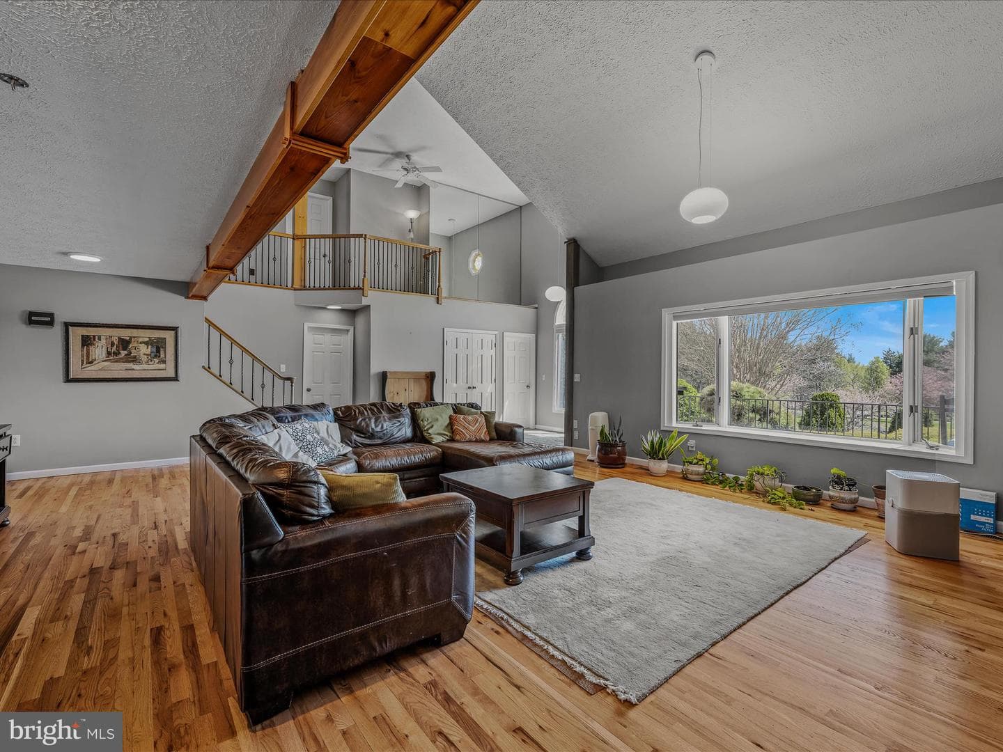 240 W Blakeley Drive W photo 10