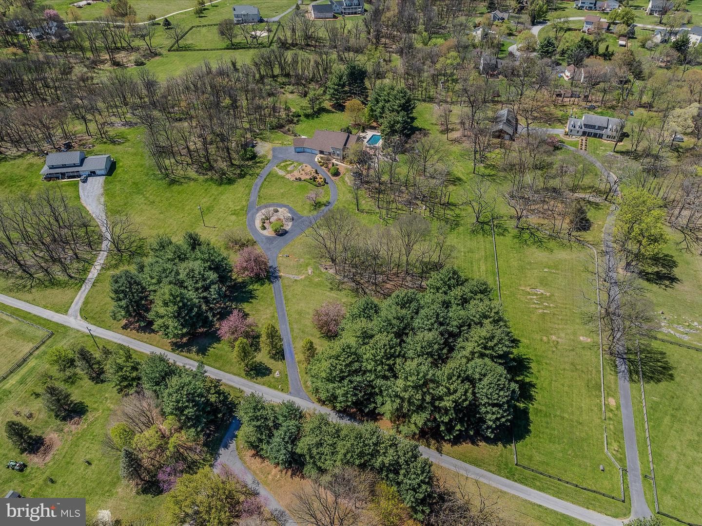 240 W Blakeley Drive W photo 100