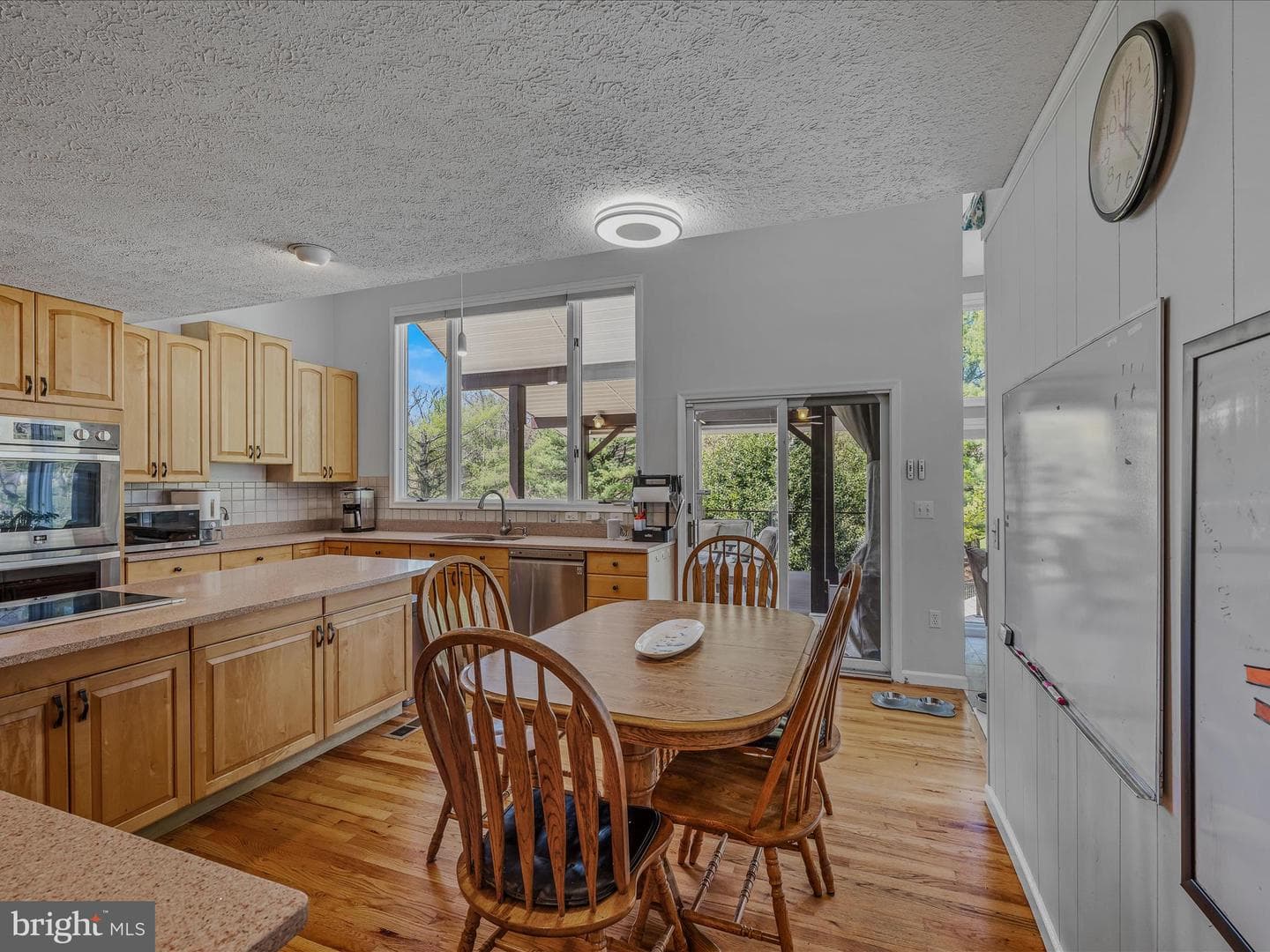 240 W Blakeley Drive W photo 13