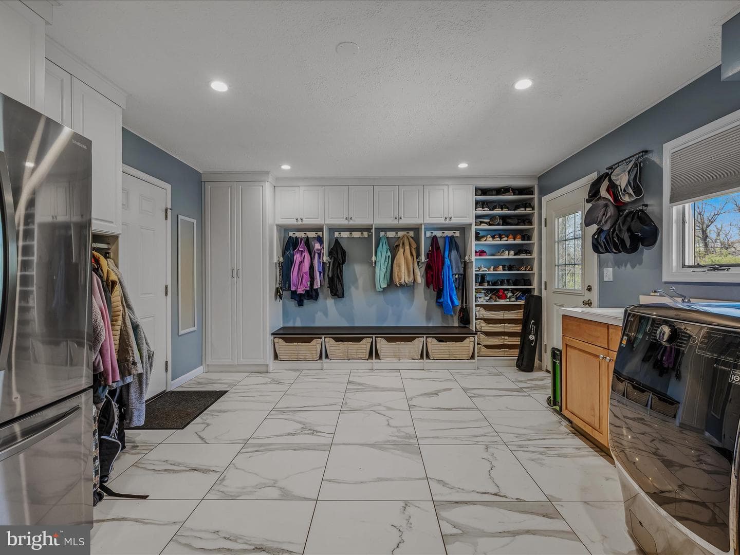 240 W Blakeley Drive W photo 18