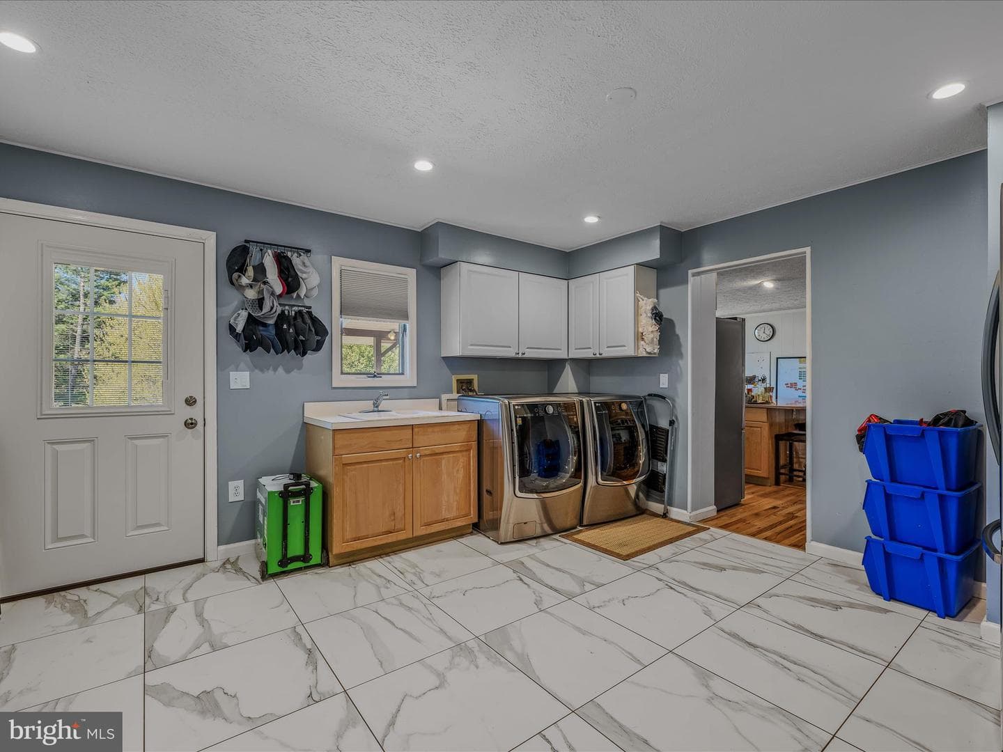 240 W Blakeley Drive W photo 19