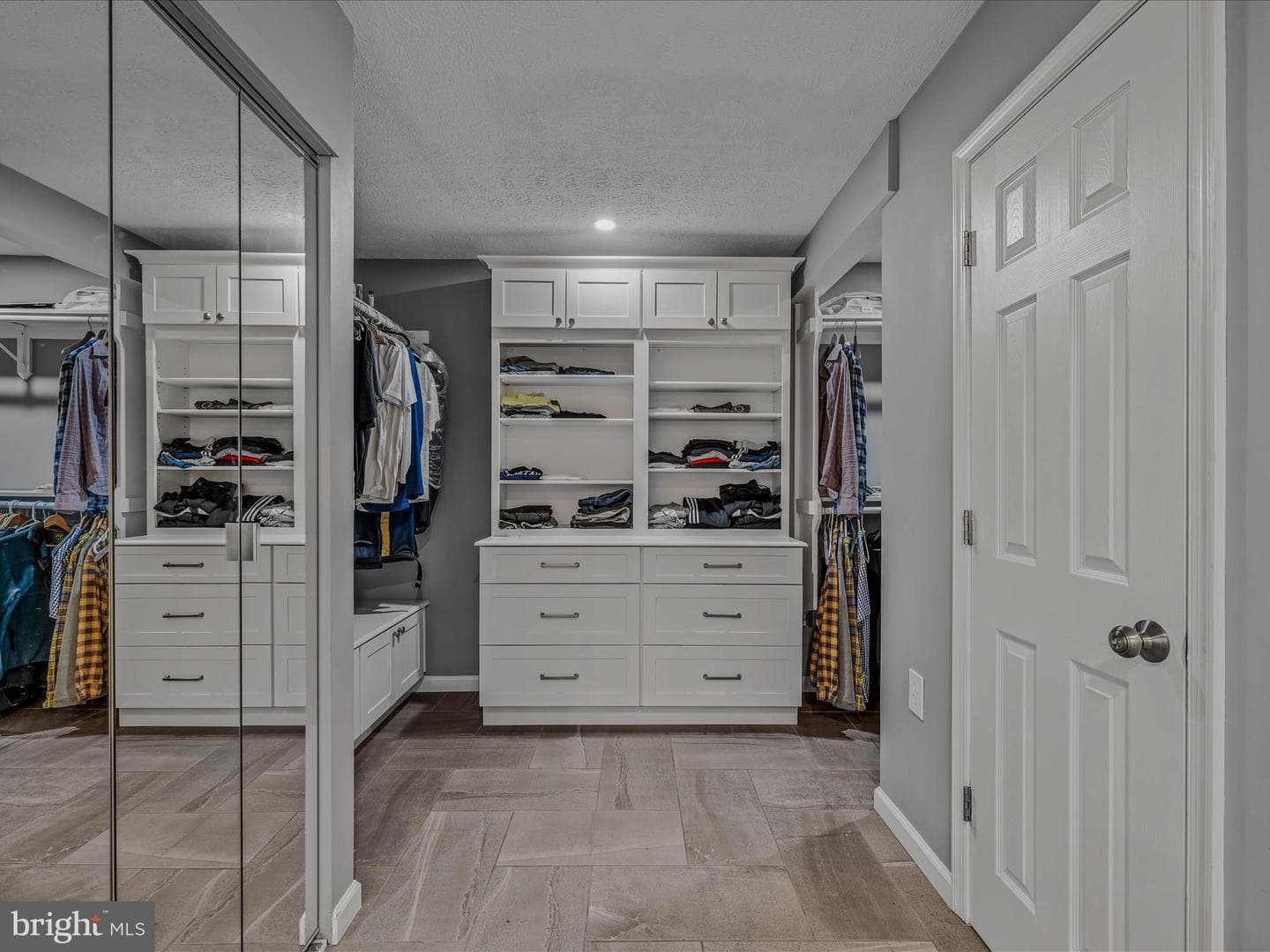 240 W Blakeley Drive W photo 27