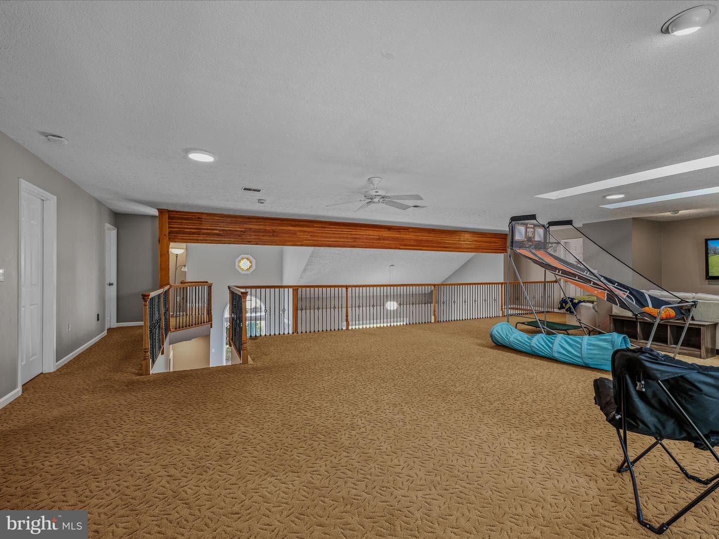 240 W Blakeley Drive W photo 37