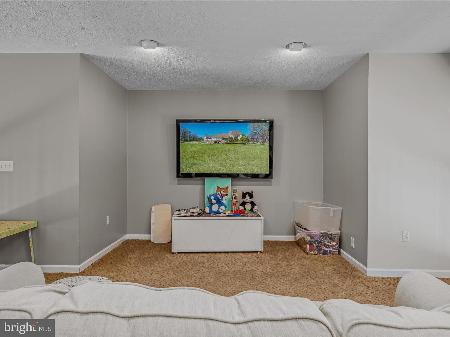 240 W Blakeley Drive W photo 38